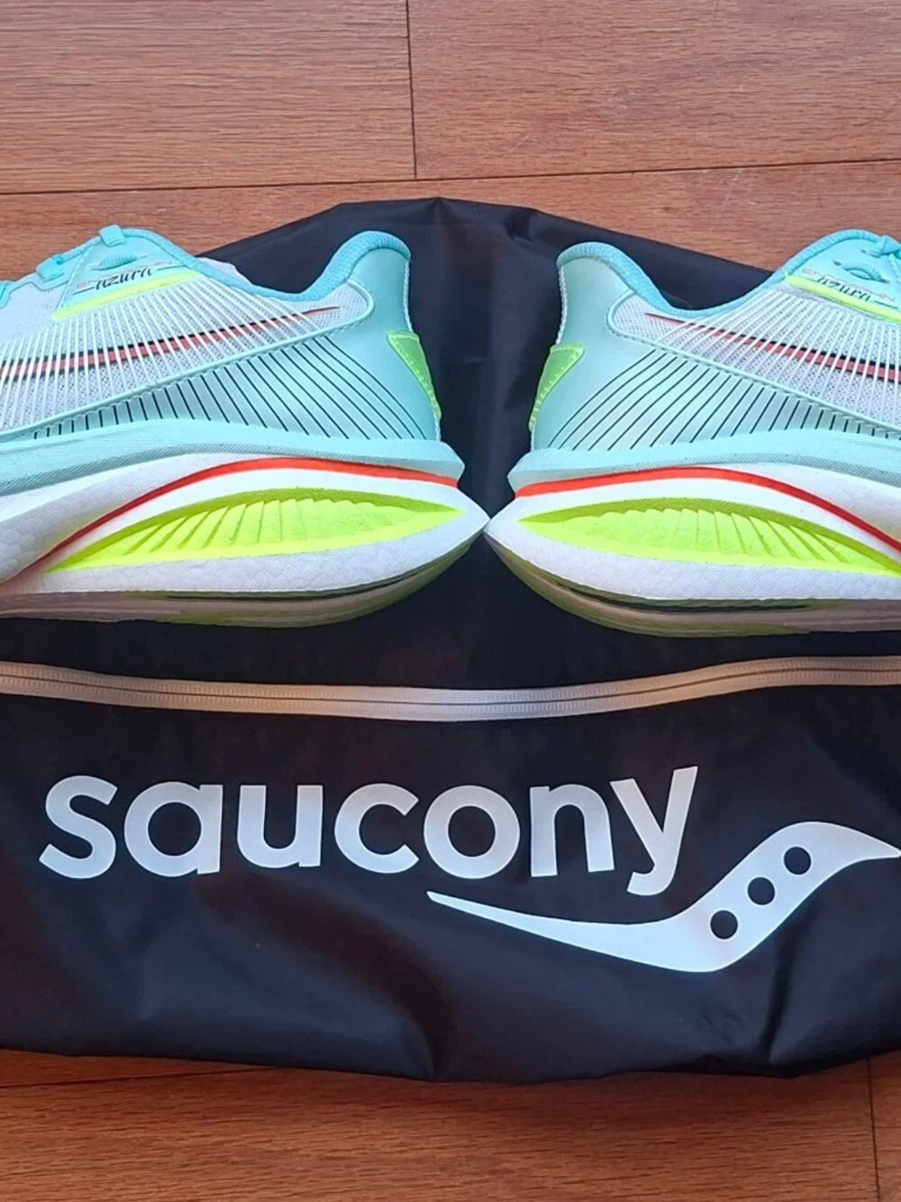 Women's Saucony Azura -Like New